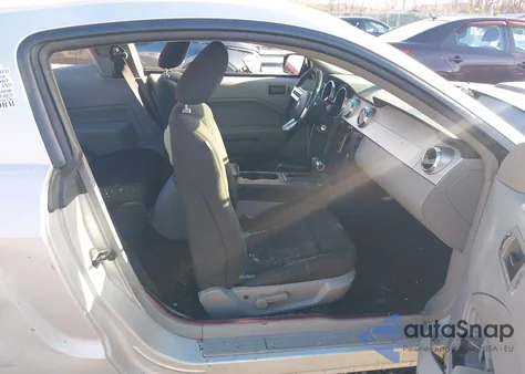 2005 Ford Mustang V6 Deluxe/V6 Premium from USA, damaged, VIN 1ZVFT80N555156845